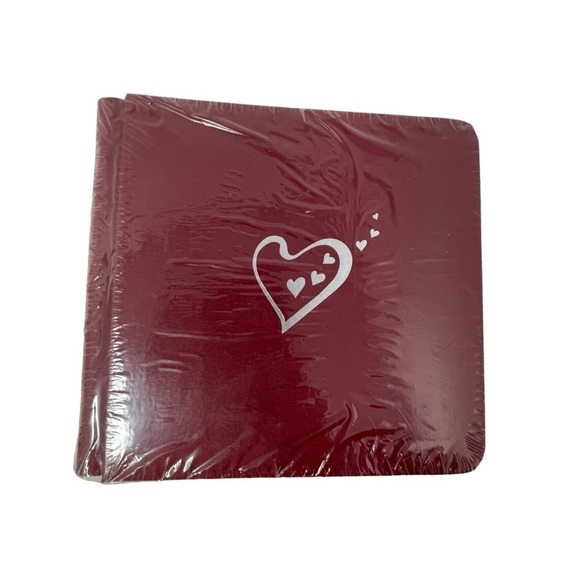 Creative Memories Red Heart Album with pages & protectors - Picture 3 of 8